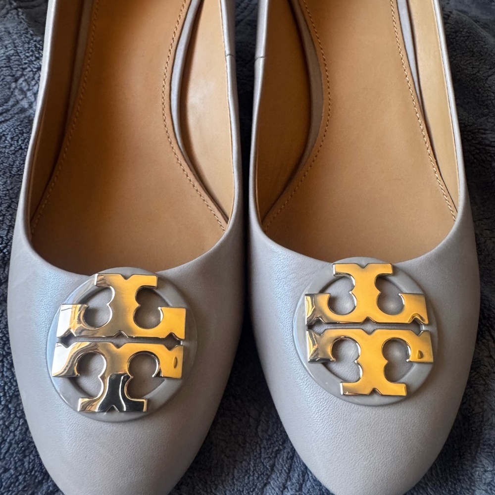 TORY BURCH Lowell New Logo Wedge Pump, Natural Blush size 8 1/5
